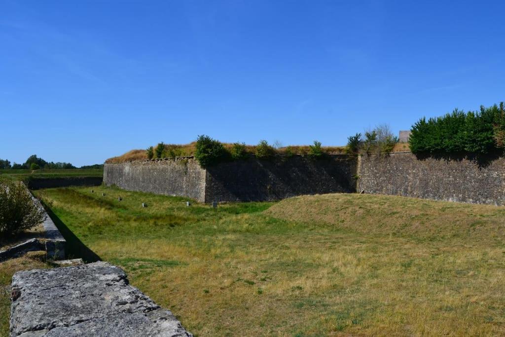 L'Escale Des Remparts Villa Rocroi Eksteriør bilde
